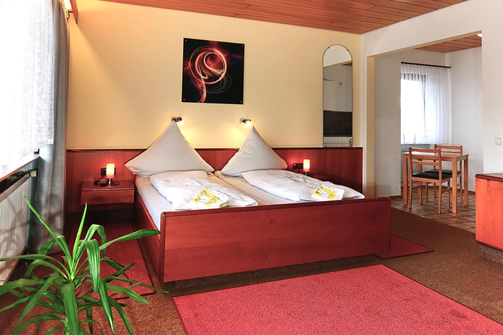 Hotel Garni Sebastian Kirrweiler  Eksteriør billede