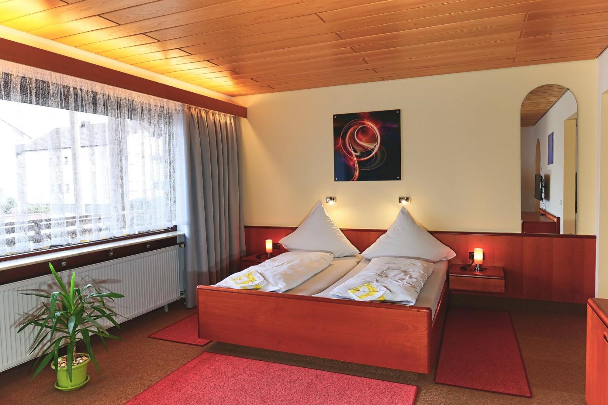 Hotel Garni Sebastian Kirrweiler  Eksteriør billede