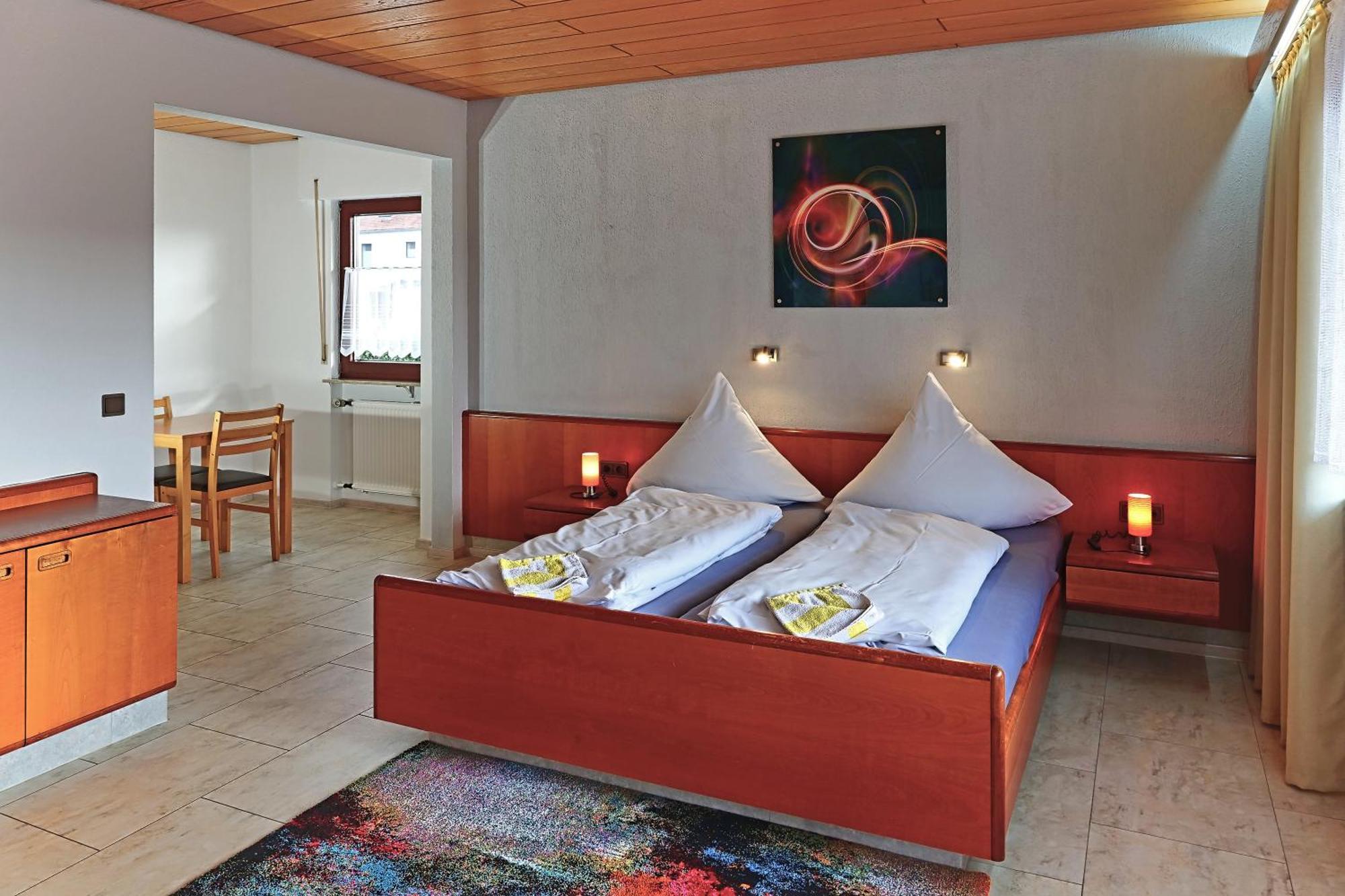 Hotel Garni Sebastian Kirrweiler  Eksteriør billede
