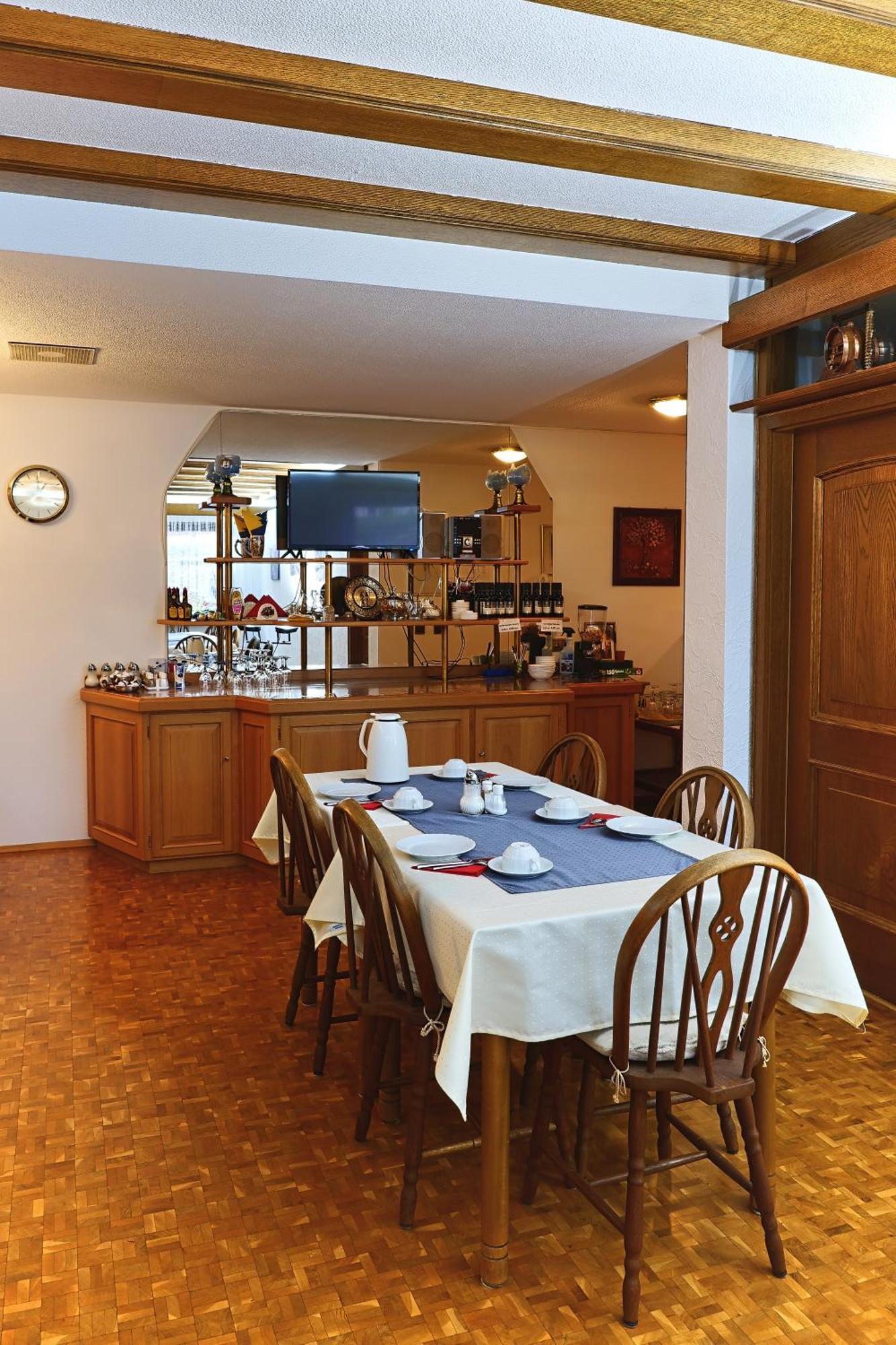 Hotel Garni Sebastian Kirrweiler  Eksteriør billede